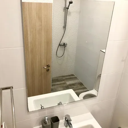 Turquoise And Magenta * София