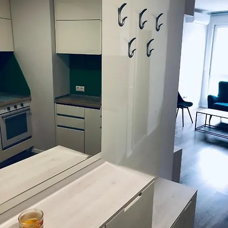 Turquoise And Magenta Апартаменты София